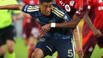 Portarul echipei Toronto FC a marcat şi a reuşit egalarea în prelungirile meciului cu Philadelphia din MLS – VIDEO