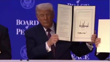 Departamentul de Stat va lansa paşapoarte în ediţie limitată „America250” cu chipul lui Trump pe ele
