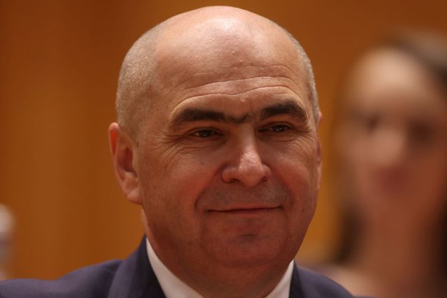 Bolojan, despre demisia liberalilor din deconcentrate: Dacă un partid intră în opoziţie, cel puţin funcţiile care sunt numite politic foarte probabil nu vor mai putea fi ocupate de acel partid. Deci nu este o decizie uşoară