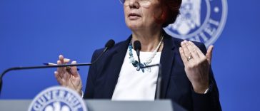 Ioana Dogioiu: Guvernul a aprobat majorări salariale şi angajări pentru 47 de companii din subordinea unităţilor administrativ-teritoriale. Sunt companii pe profit, majorările, din propriul lor buget de venituri şi cheltuieli