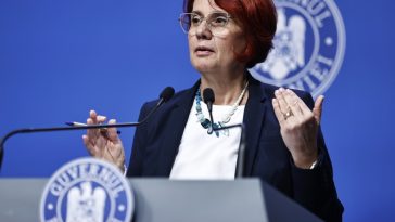 Ioana Dogioiu: Guvernul a aprobat majorări salariale şi angajări pentru 47 de companii din subordinea unităţilor administrativ-teritoriale. Sunt companii pe profit, majorările, din propriul lor buget de venituri şi cheltuieli