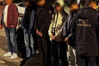 Român cercetat pentru trafic de migranţi la Giurgiu, plasat în arest la domiciliu/ Bărbatul încercase să introducă ilegal în România patru cetăţeni străini – FOTO