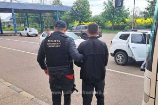 Un cetăţean româno-moldovean condamnat în Belgia pentru furtul unor produse cosmetice în valoare de peste trei milioane de euro a fost prins de poliţiştii de frontieră de la Albiţa