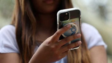 Nu a existat o scădere semnificativă a utilizării rețelelor de socializare după interdicția pentru adolescenți în Australia (guvern)