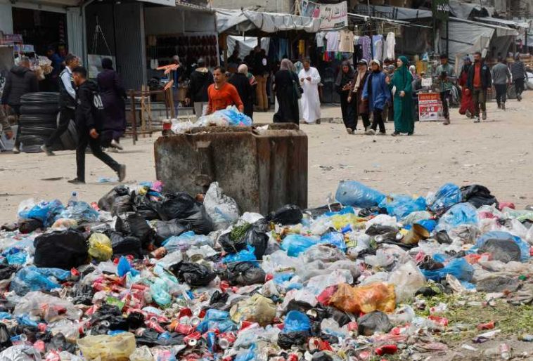 Gaza: Șobolanii infestează taberele de corturi, mușcând copii și răspândind boli (Reuters)