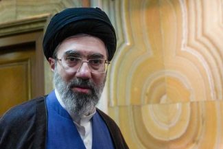 Statele Unite au suferit o ‘înfrângere rușinoasă’, susține noul lider suprem iranian