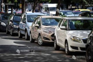 De vineri, șoferii de mașini hibride nu mai pot utiliza gratuit parcările publice din București