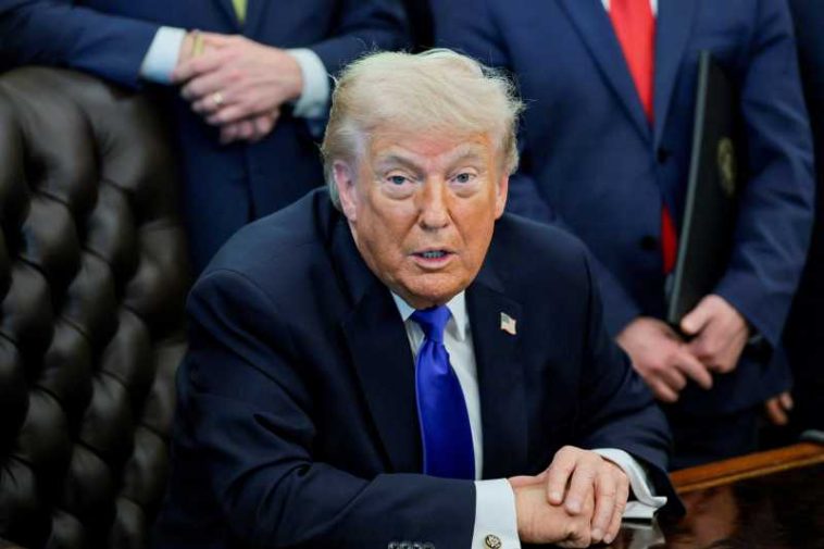 Donald Trump nu ar purta vestă antiglonț pentru că nu-i avantajează silueta