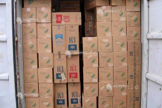 Arad: Țigarete de contrabandă de peste un milion de euro, confiscate de polițiști