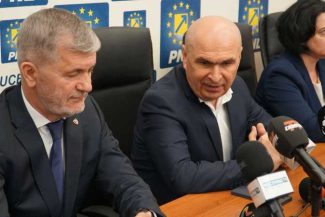 Bolojan, despre rămânerea la șefia partidului dacă moțiunea trece: PNL are un președinte ales la congres