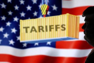 UPDATE Trump va mări la 25% taxele vamale la autovehiculele europene
