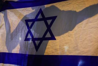 Sute de israelieni demonstrează împotriva guvernului și a premierului Netanyahu