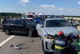 INFOTRAFIC: Trafic oprit pe A3 din cauza unei coliziuni între șapte autoturisme