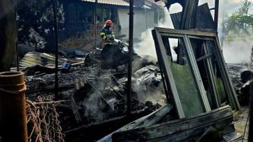 Giurgiu: Incendiu în Ogrezeni: acoperișul unei case și o anexă, afectate de flăcări