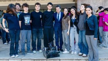Nicușor Dan – mesaj pentru elevii participanți la campionatul de robotică din SUA: România e mândră de voi