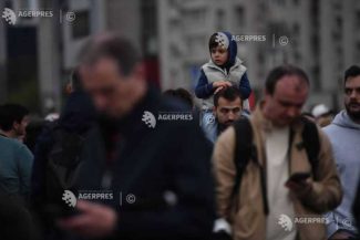 Manifestație de susținere a premierului în Piața Victoriei