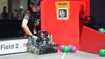 Buzău: ‘Heart of RoBots’ au câștigat Inspire Award, în premieră pentru România, la concursul de robotică din SUA