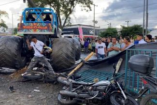 Columbia: Trei morți și 38 de răniți într-un accident de la un show automobilistic, unde un monster truck a intrat în spectatori