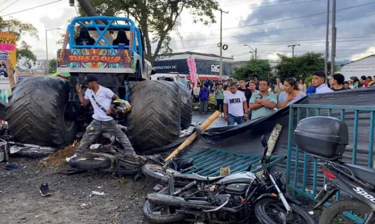 Columbia: Trei morți și 38 de răniți într-un accident de la un show automobilistic, unde un monster truck a intrat în spectatori