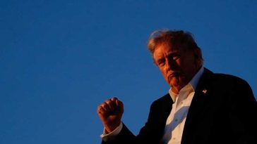 Bancnote, monede, instituții și chiar pașapoarte: Obsesia lui Donald Trump pentru propria sa imagine (EFE)