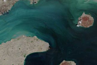 Iranul susține că a lovit o fregată americană în Strâmtoarea Ormuz, în timp ce un oficial american neagă incidentul