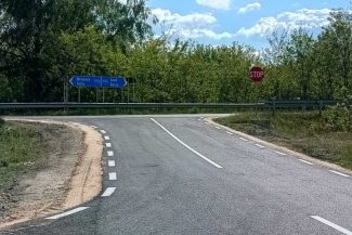 Arad: Drum asfaltat doar pe o treime din cauză că depinde de trei primării; localnicii ocolesc 22 de kilometri (GALERIE FOTO)