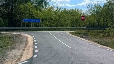 Arad: Drum asfaltat doar pe o treime din cauză că depinde de trei primării; localnicii ocolesc 22 de kilometri (GALERIE FOTO)