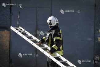 Prahova: Incendiul izbucnit în urma unei explozii la rezervorul unei fabrici a fost lichidat