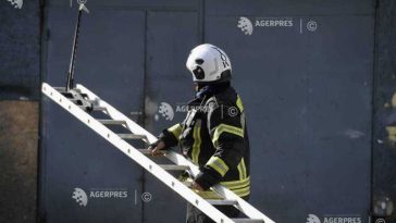 Prahova: Incendiul izbucnit în urma unei explozii la rezervorul unei fabrici a fost lichidat