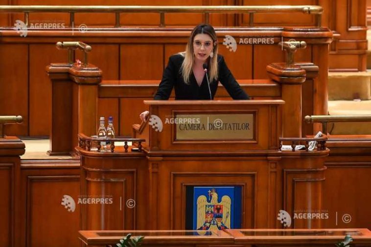 Parlament – moțiune de cenzură/Buzoianu: Acest circ îi costă pe români 2,2 miliarde de euro