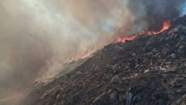 Bihor: Incendiu la groapa de gunoi din Oradea, după un altul produs și stins în seara precedentă