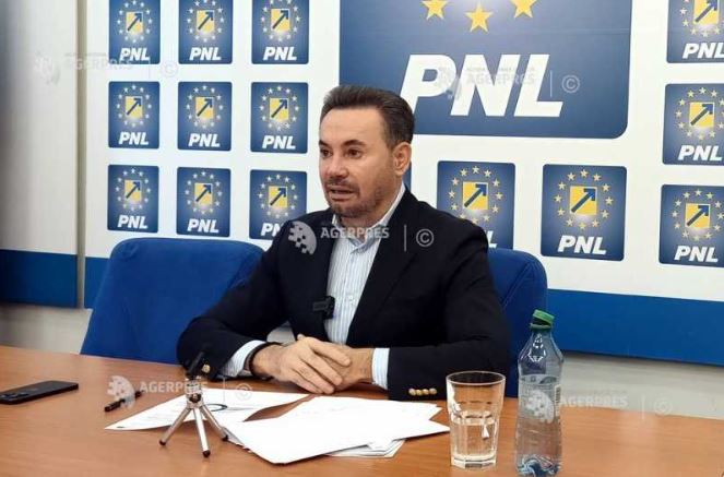 Falcă spune că Bolojan a prezentat în ședință o rezoluție cu multe lucruri despre ‘viața PNL de aici încolo’