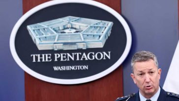 Hegseth spune că Iranul nu are ‘delfini kamikaze’, dar nu clarifică dacă SUA îi au