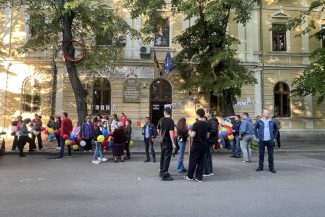 Brăila: Echipa ‘Velocity’, campioană mondială la robotică, întâmpinată festiv la revenirea acasă
