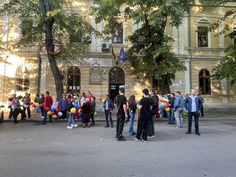 Brăila: Echipa ‘Velocity’, campioană mondială la robotică, întâmpinată festiv la revenirea acasă