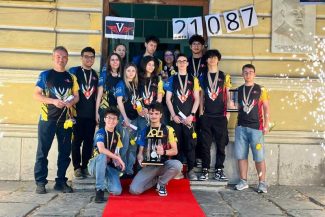 Brăila: Echipa ‘Velocity’, campioană mondială la robotică, întâmpinată festiv la revenirea acasă (FOTO/VIDEO)