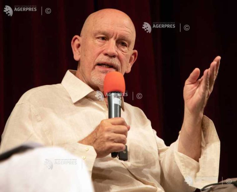 Actorul american John Malkovich obține cetățenia croată