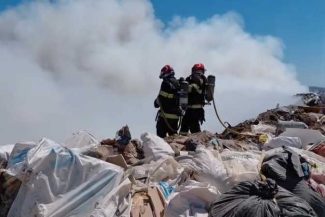 Bihor: Incendiul de la groapa de gunoi din Oradea a fost stins după miezul nopții