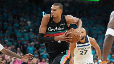 Baschet: NBA – Wembanyama, acuzat de mai multe blocaje neregulamentare de către antrenorul lui Minnesota Timberwolves