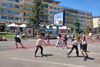 #AnulNadia/Hunedoara: Sute de copii au făcut sport la evenimentul ‘Nadia 10 – Perfecțiunea inspiră’