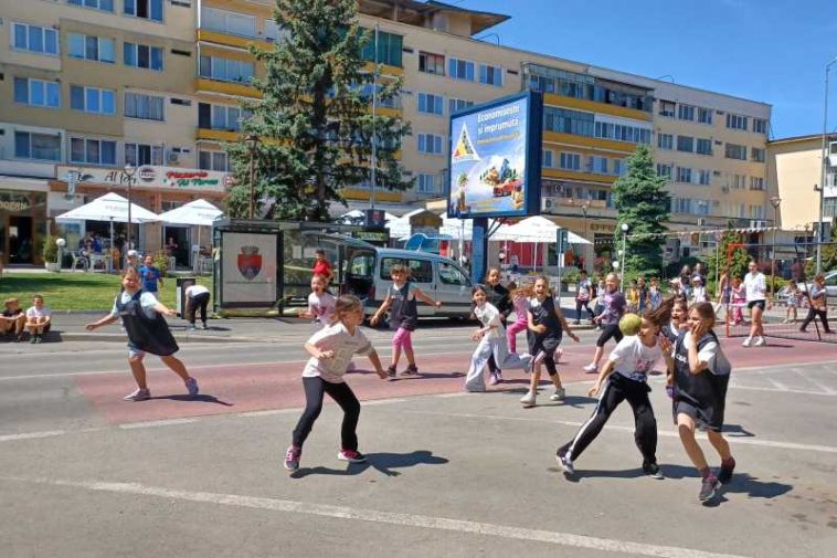 #AnulNadia/Hunedoara: Sute de copii au făcut sport la evenimentul ‘Nadia 10 – Perfecțiunea inspiră’