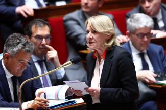 Franța: Adunarea Națională adoptă un proiect de lege ce facilitează restituirea de opere de artă jefuite în perioada colonială