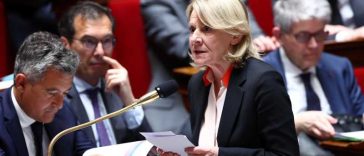 Franța: Adunarea Națională adoptă un proiect de lege ce facilitează restituirea de opere de artă jefuite în perioada colonială