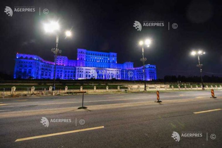 Fațada principală a Parlamentului – iluminată, joi, în culorile Clubului ‘Steaua’; 40 de ani de la câștigarea Cupei Campionilor Europeni