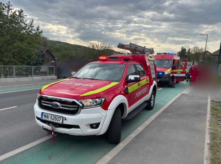 Cluj: Un motociclist de 20 de ani a decedat după ce a fost acroșat de autoturismul pe care voia să îl depășească