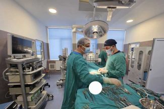 Bacău: Tumoră renală de mari dimensiuni, extirpată la spitalul din Buhuși printr-o intervenție chirurgicală complexă
