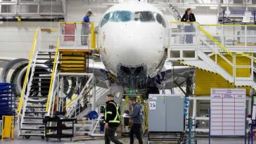 AirAsia a semnat un acord de 19 miliarde de dolari pentru a achiziționa 150 de avioane Airbus A220 fabricate în Canada