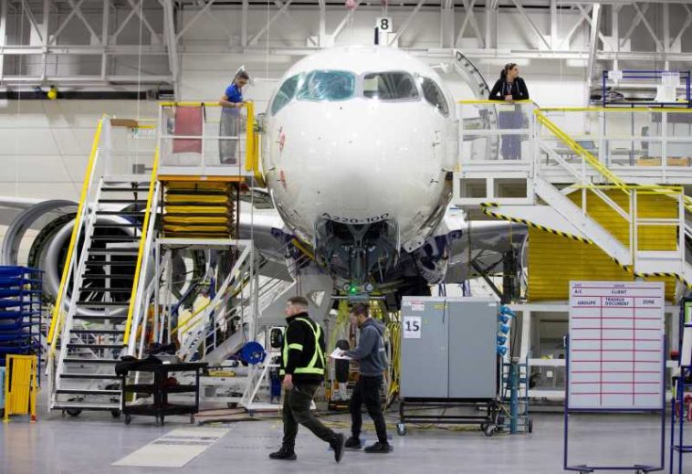 AirAsia a semnat un acord de 19 miliarde de dolari pentru a achiziționa 150 de avioane Airbus A220 fabricate în Canada