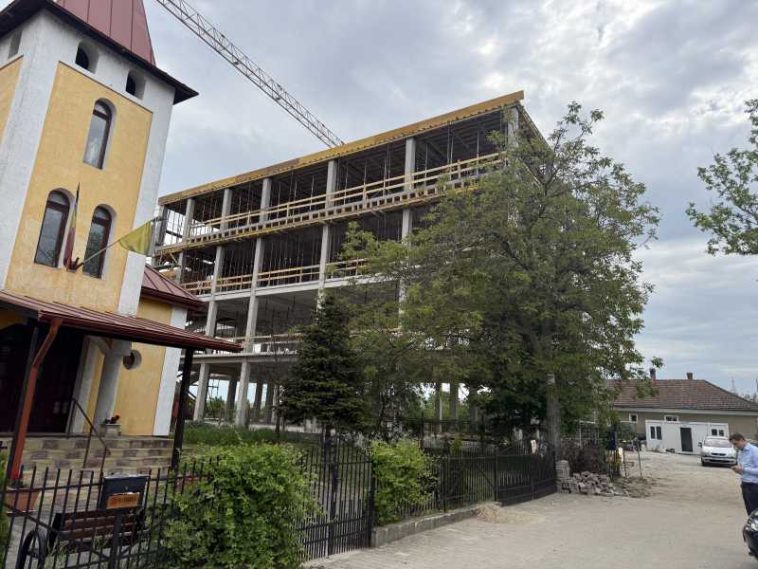 Bihor: Primăria Sânmartin a câștigat definitiv un proces cu Ministerul Educației pentru o finanțare PNRR