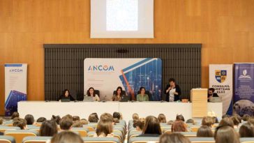 ANCOM: Protecția minorilor în mediul online presupune un efort comun al autorităților, platformelor, părinților și mediului educațional